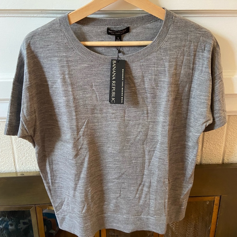 NWT Banana Republic Short Sleeved Sweater